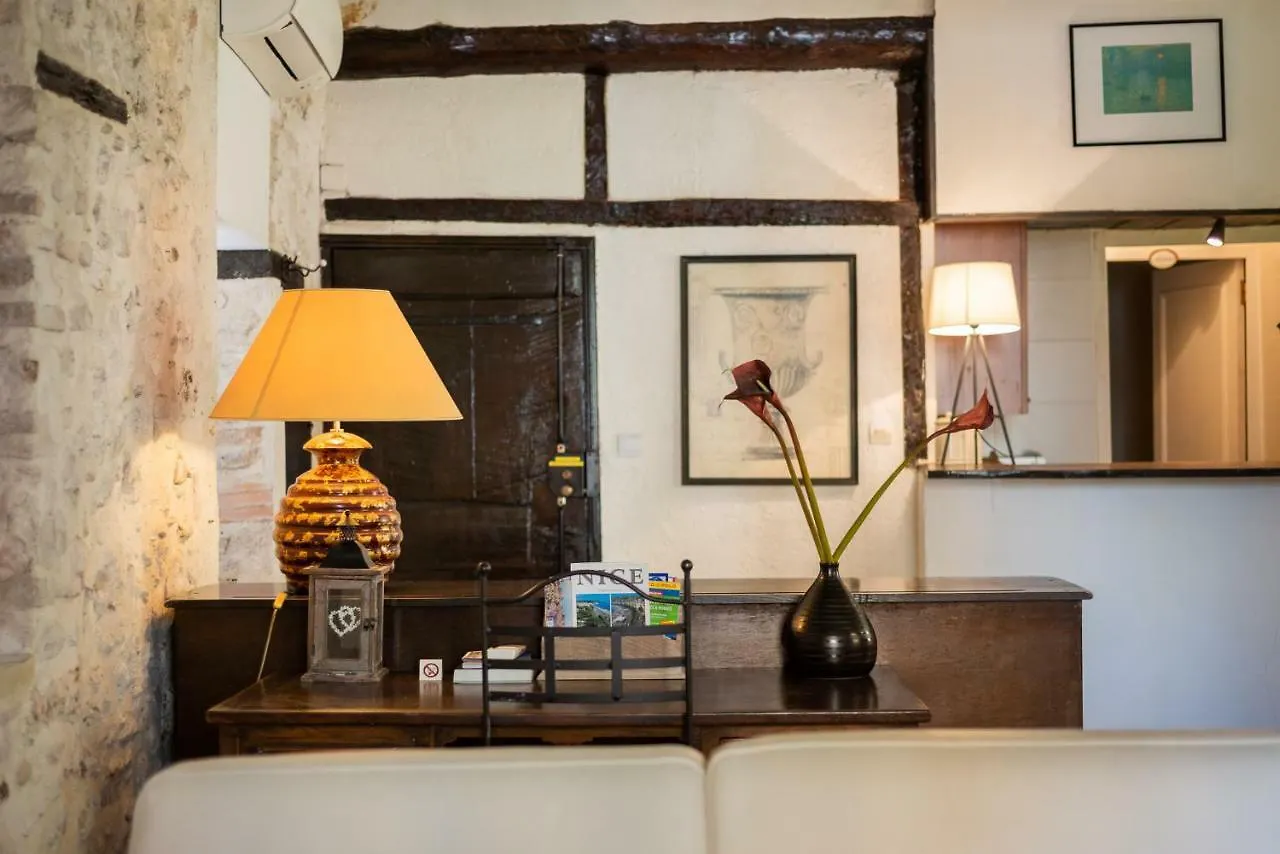 Ah! Charme Et Authentique Avec Parking Apartment Nice